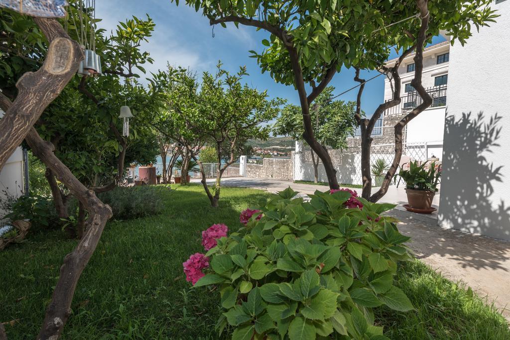 Apartments Coce Trogir Eksteriør billede